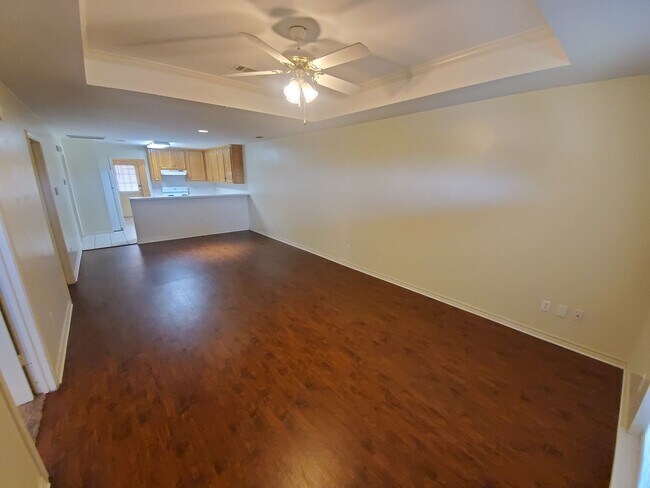 Foto del edificio - College Station - 3 bedroom / 2 Bath Duple...
