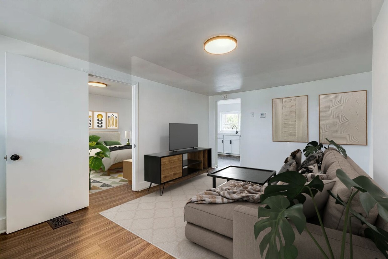 Available JUNE 2026 - 1 Bed w/ off street parking, beautiful view - Available JUNE 2026 - 1 Bed w/ off street parking, beautiful view