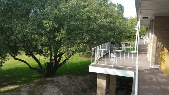 Foto del edificio - 1410 S Center Rd