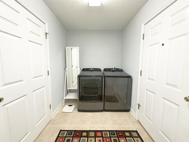 Foto del edificio - 462 Sandmore Shores Dr