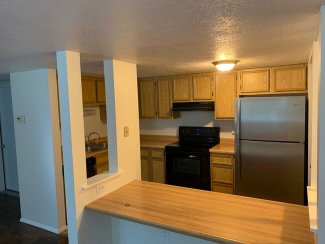 Building Photo - 27701 Evergreen Run