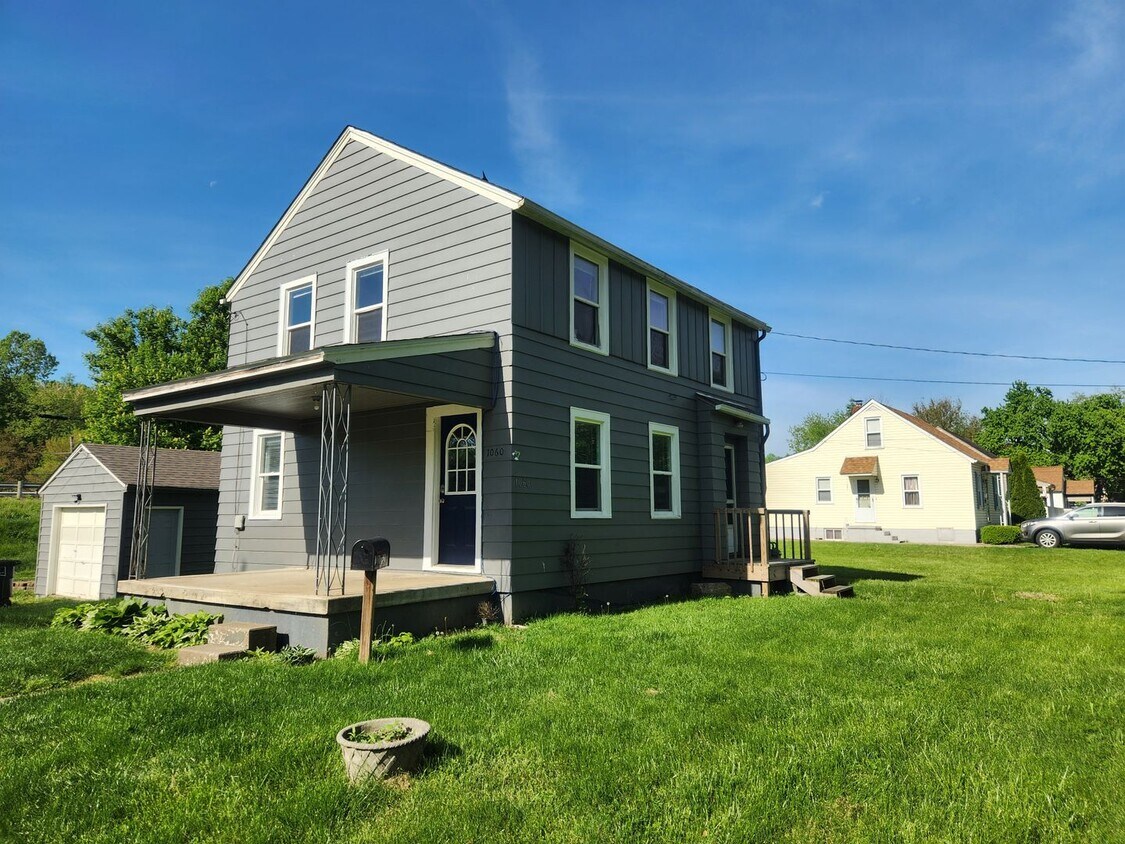 Primary Photo - Beautiful 3 Bedroom/1 Bath Home in Lancaster