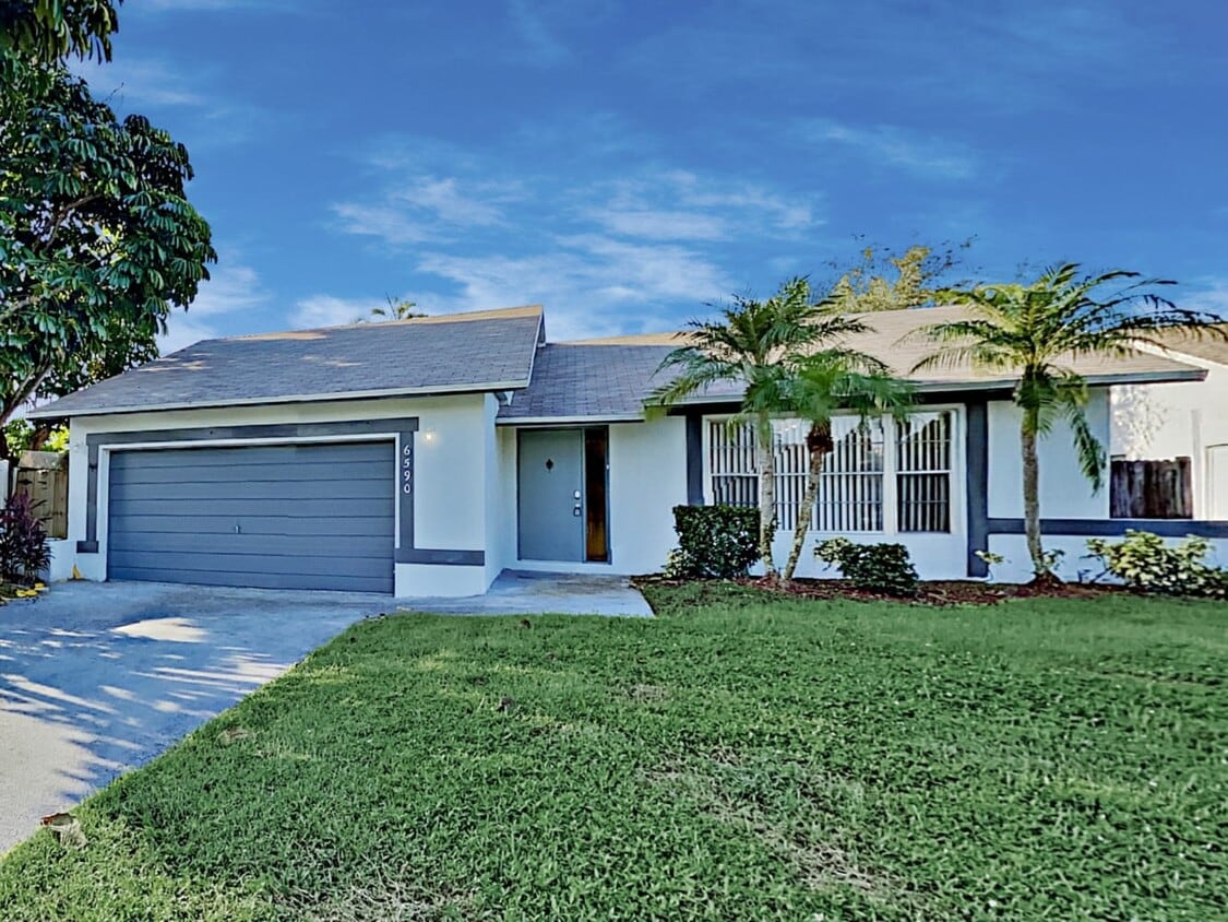 6590 Hollandaire Dr W House Rental in Boca Raton, FL
