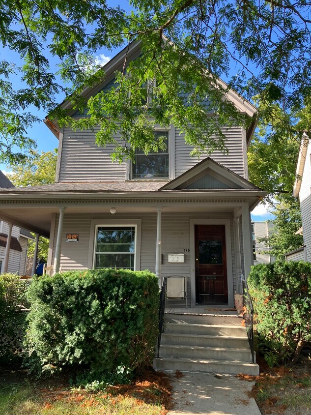 Foto principal - 715 Arbor St