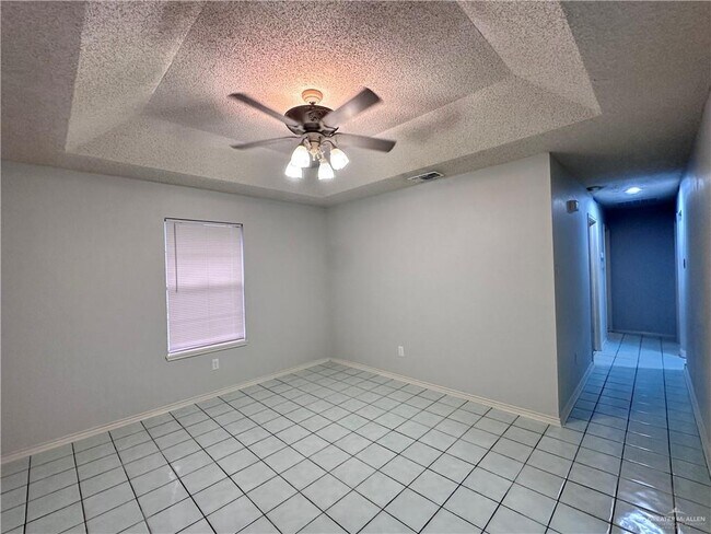 Building Photo - 601 Kennedy Ave
