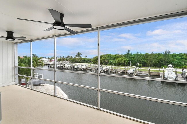 Foto del edificio - 200 N El Mar Dr