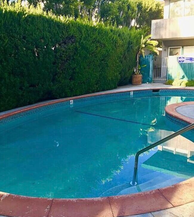 Foto del edificio - 1428 Havenhurst Dr