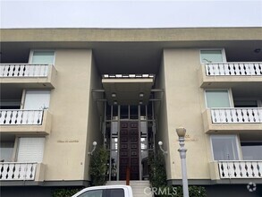Building Photo - 103 N Ravenna Dr