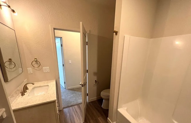 Building Photo - 3286 Springbrook Rd