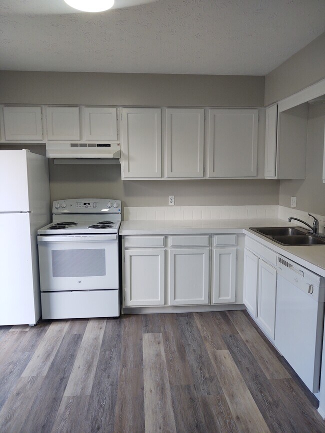 Foto del edificio - 10576 Market Ave N