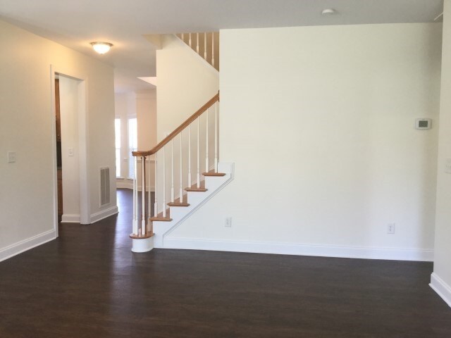 Foto del edificio - 7828 Foxcroft Ln