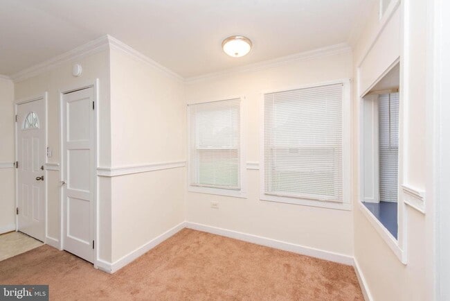 Building Photo - 919 Carroll Ave