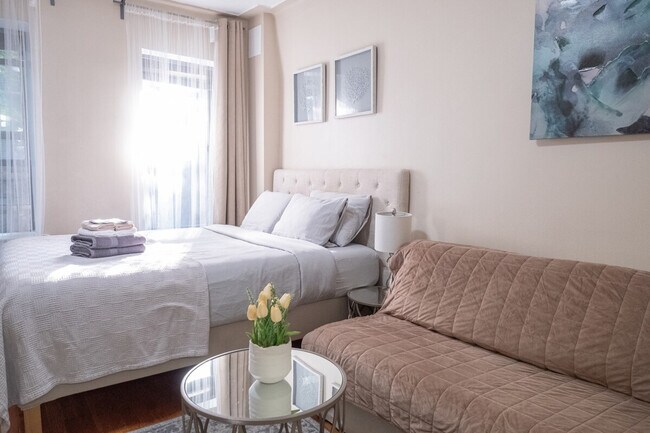 Foto del edificio - 328 E 74th St