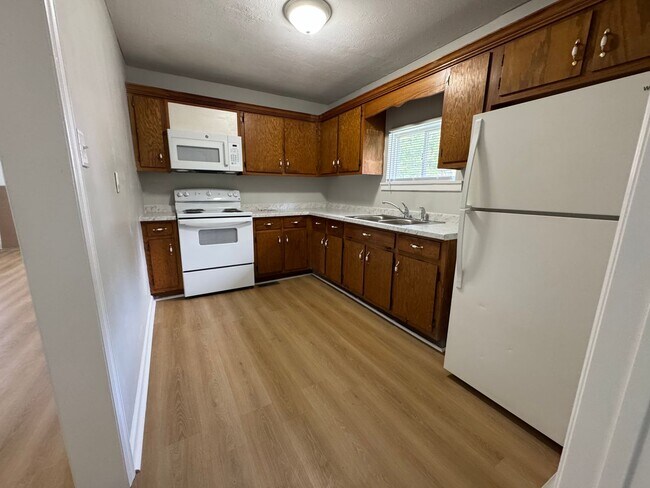 Foto del edificio - 1728 Dogwood Dr
