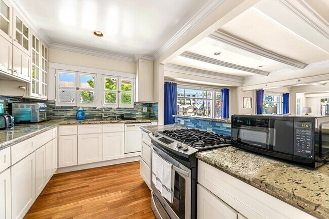 Foto del edificio - 841 E Ocean Blvd