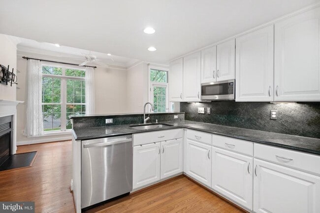 Building Photo - 508 S Fayette St