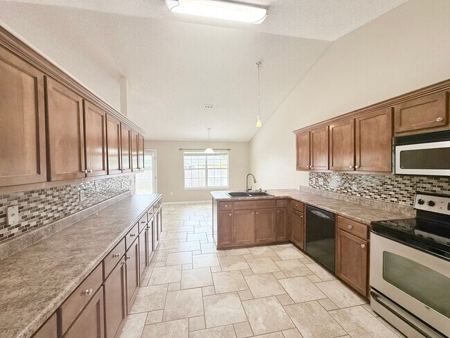 Building Photo - Spacious 4-Bedroom All Brick Home