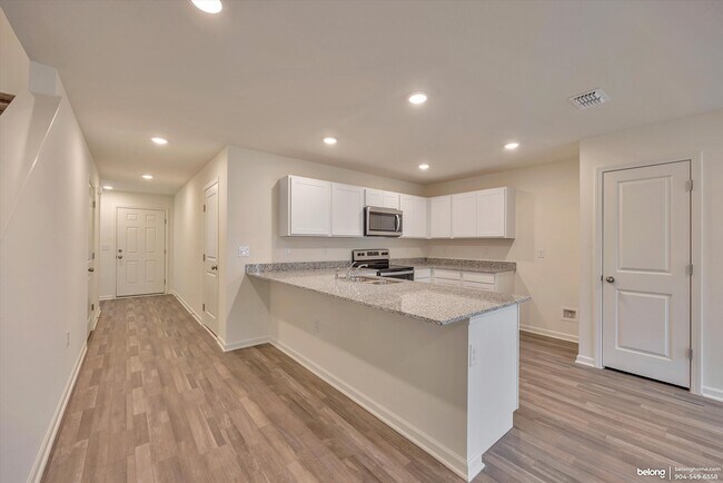 Foto del edificio - 45081 Red Brick Dr