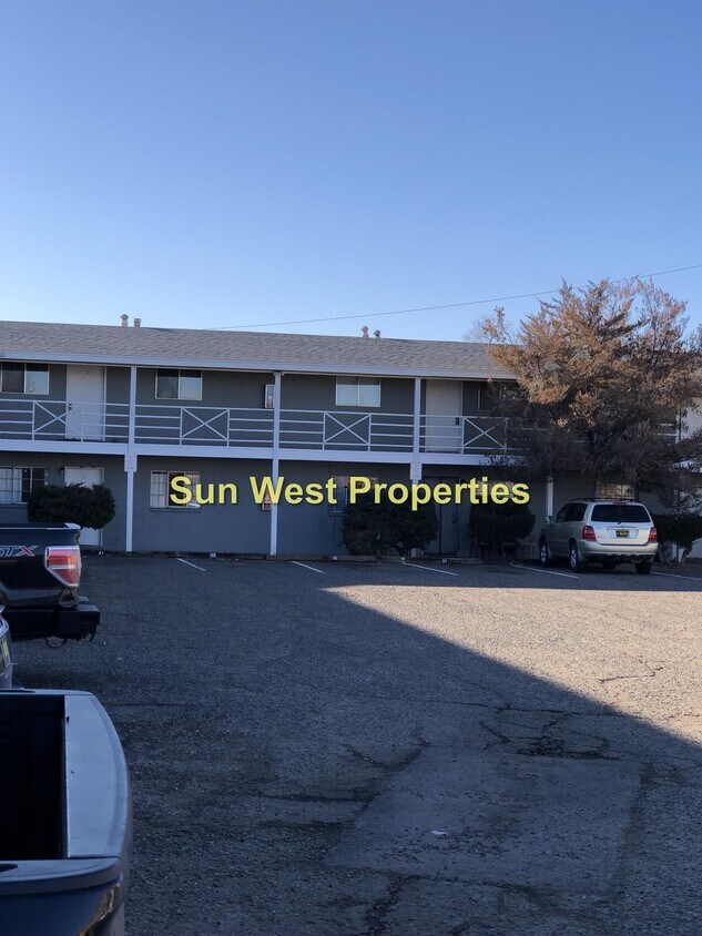 Primary Photo - 905 Walnut Dr