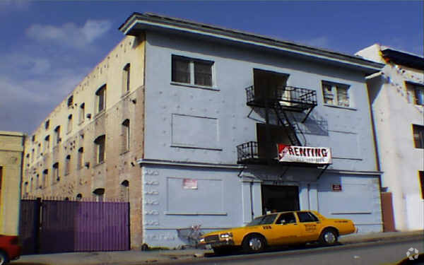 2407 W 9th St - 2407 James M Wood Blvd