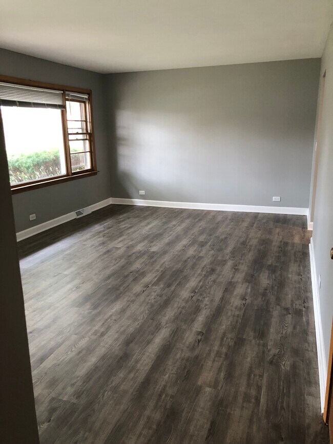 Foto del edificio - 1671 Howard Ave