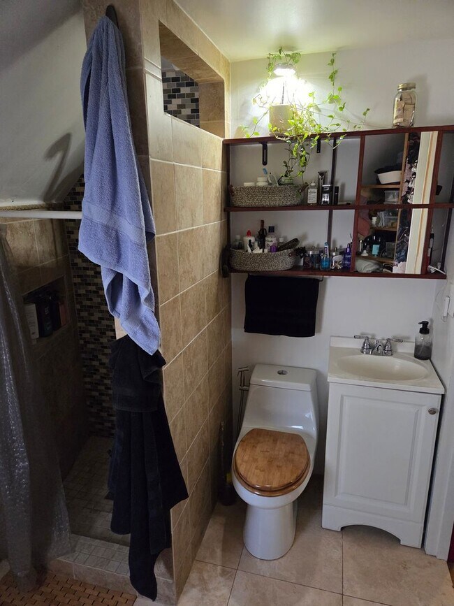 Foto del edificio - Unique Dome-Shaped Studio Surrounded by Po...