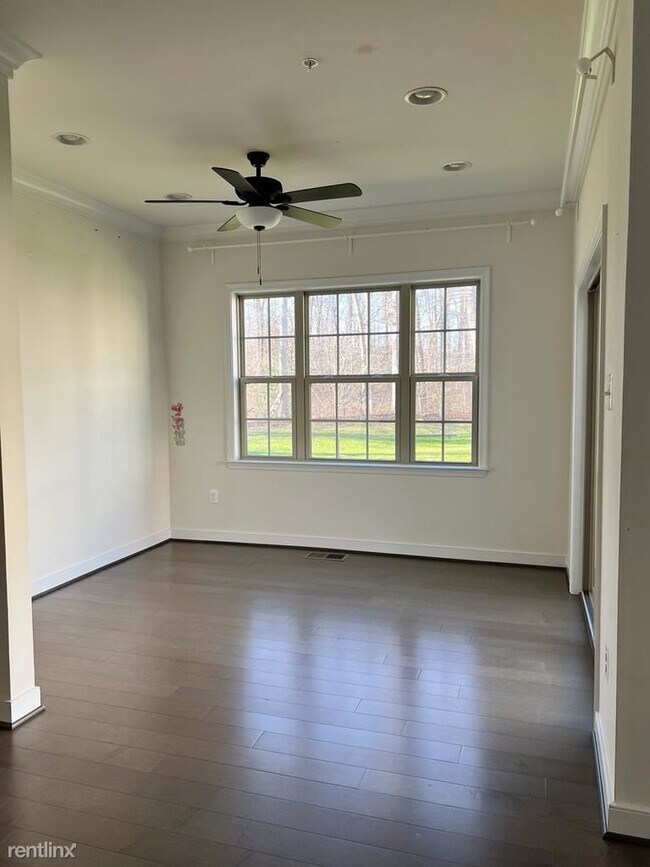 Building Photo - 3 br, 3.5 bath Townhome - 2414 Macmullen D...