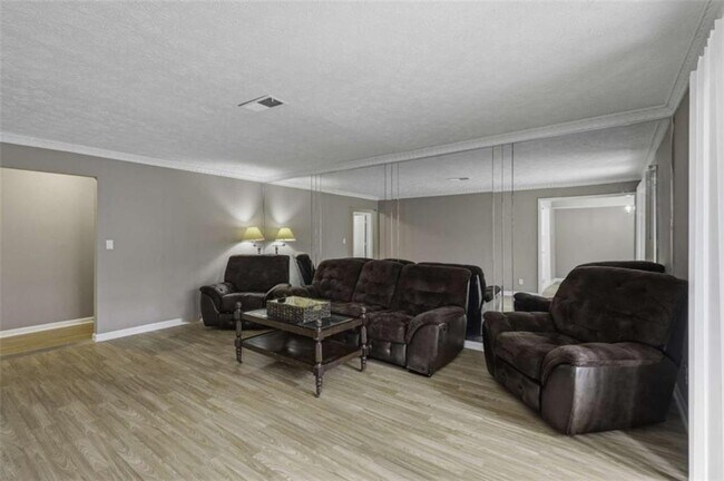 Foto del edificio - 2388 Lawrenceville Hwy