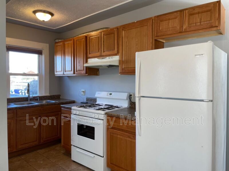 Primary Photo - 187 Sisson St