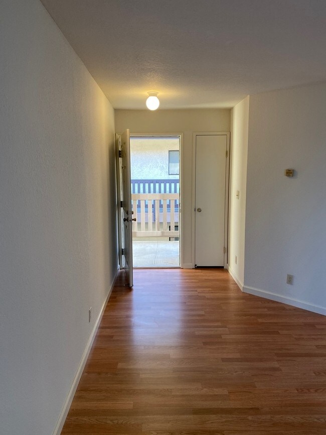 Foto del edificio - 921 Fletcher Ln