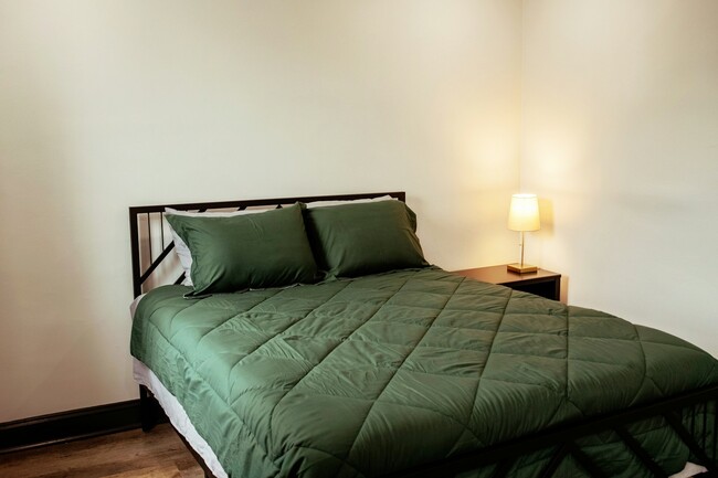 Foto del edificio - 3436 Ravenwood Ave