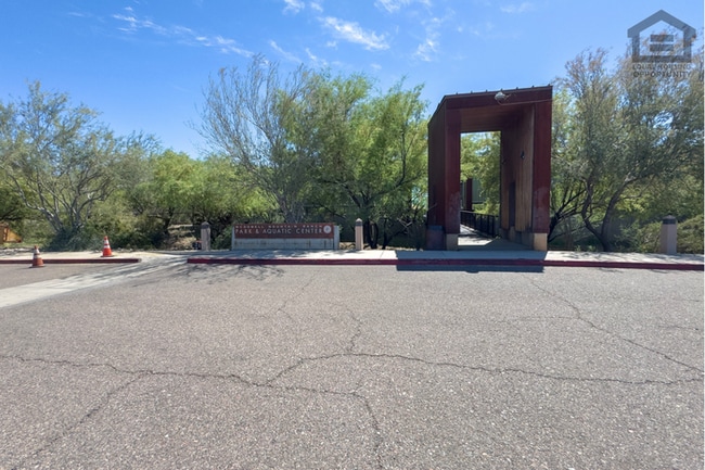 Building Photo - 2Bed/2Bath Townhouse in North Scottsdale! Ready for Immediate Move-In! -- 2 CAR GARAGE!