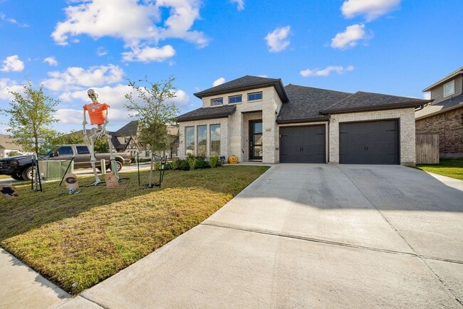 Building Photo - 4 Bedroom/3 Bath Ladera Enclave Subdivision