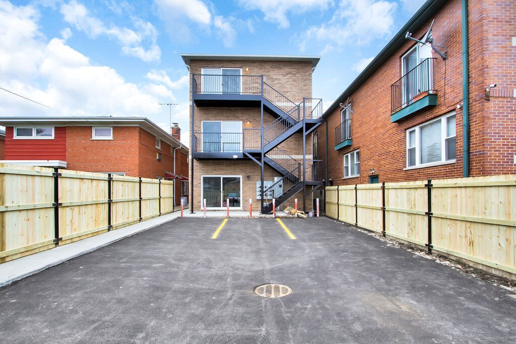 4851 N Central Ave Unit 1W, Chicago, IL 60630 Condo for Rent in