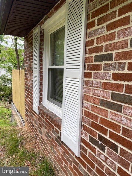 Foto del edificio - 6740 Solomons Island Rd N