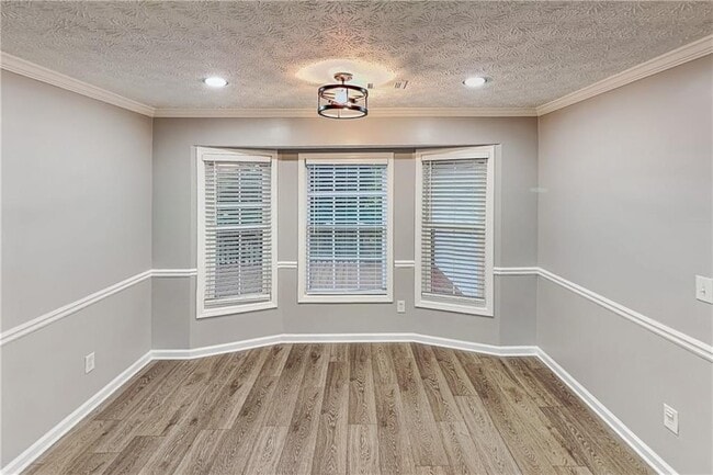 Building Photo - 985 Crystal Water Dr SE