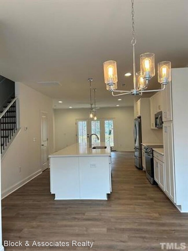 Building Photo - 3 br, 2.5 bath House - 5710 Parker Pines C...
