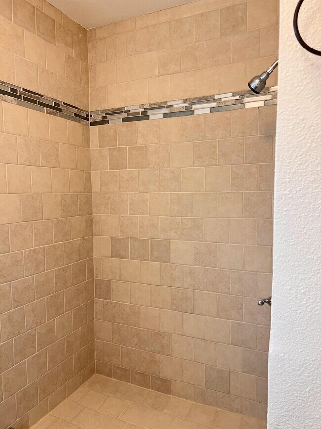 Foto del edificio - Newly renovated 2br 1bath near the 215