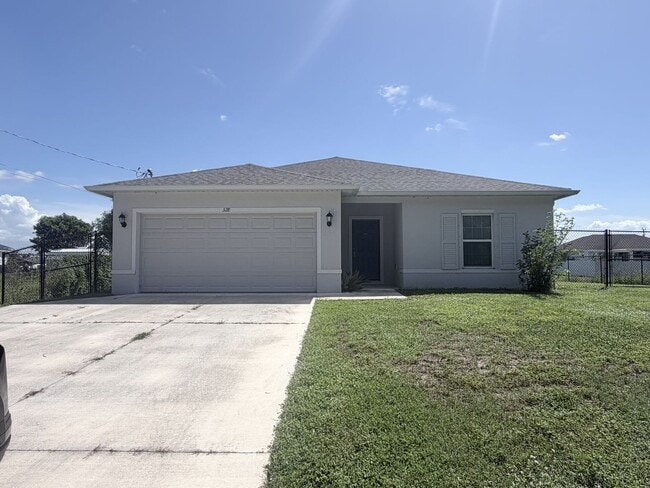 Building Photo - Fenced yard, 3/2 Single Family Home.  Rent Ready.