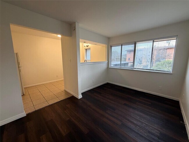 Foto del edificio - 3304 Red River St