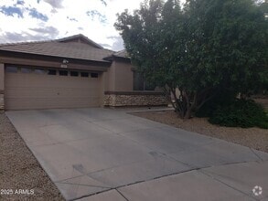 Building Photo - 2099 S Peppertree Dr
