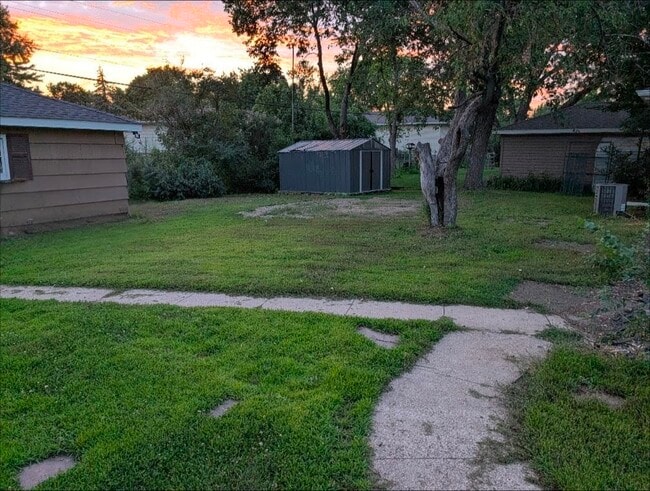 Back Yard - 9936 11th Ave S