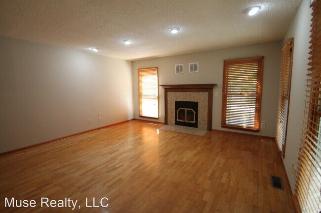 Building Photo - 3 br, 2.5 bath House - 25056 Timberlake Drive