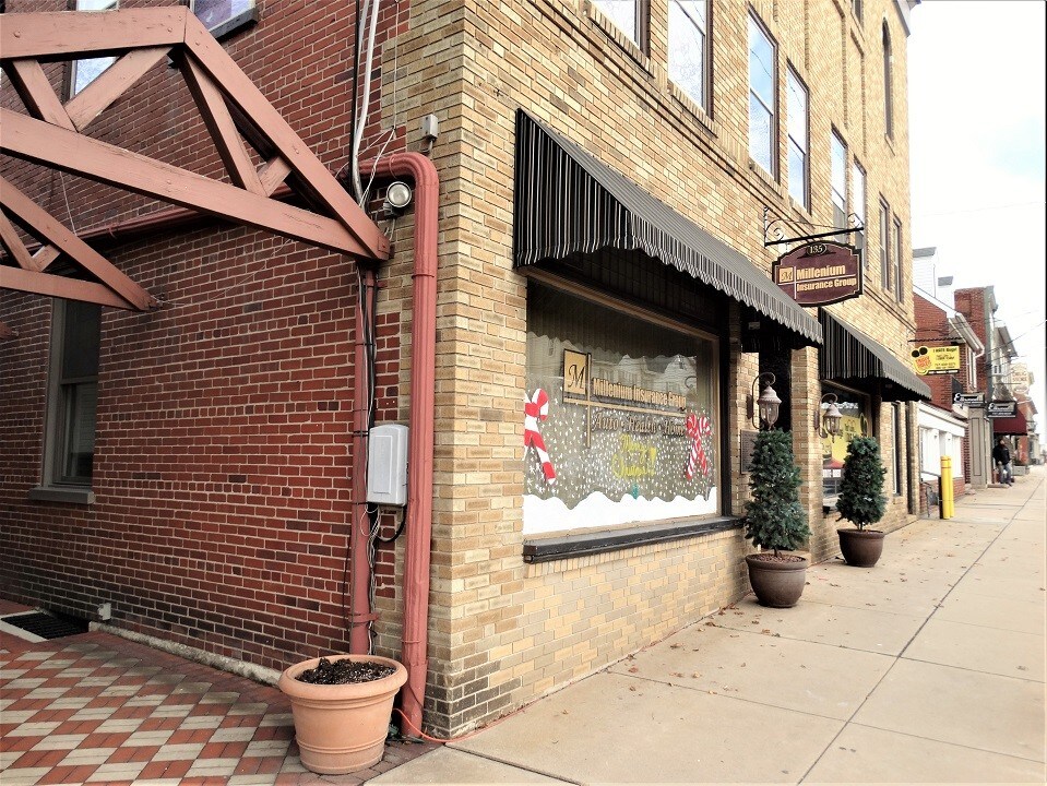 Foto principal - 135 E Main St