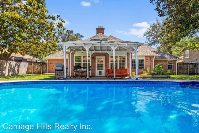 Building Photo - 4 br, 2.5 bath House - 508 Garden Oaks Cove