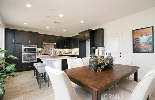 Foto del edificio - 1121 N Ventana Ln