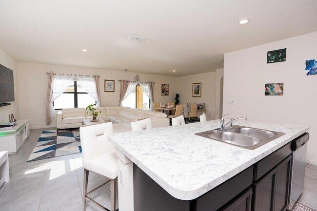 Foto del edificio - 5322 Delight Dr