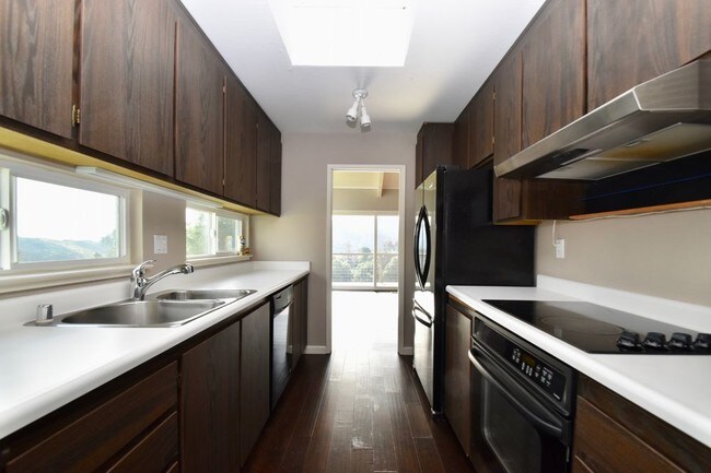 Building Photo - Tam Valley Home with Fabulous Nature Views