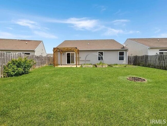 Building Photo - 2398 Maxwell Dr