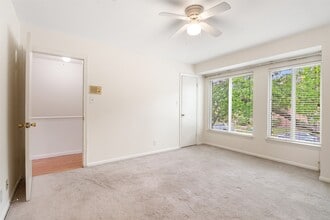 Building Photo - 6332 Chevy Chase Dr